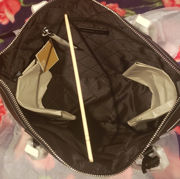 NWT Charlotte Logo Top Zip Tote - Picture 9 of 13